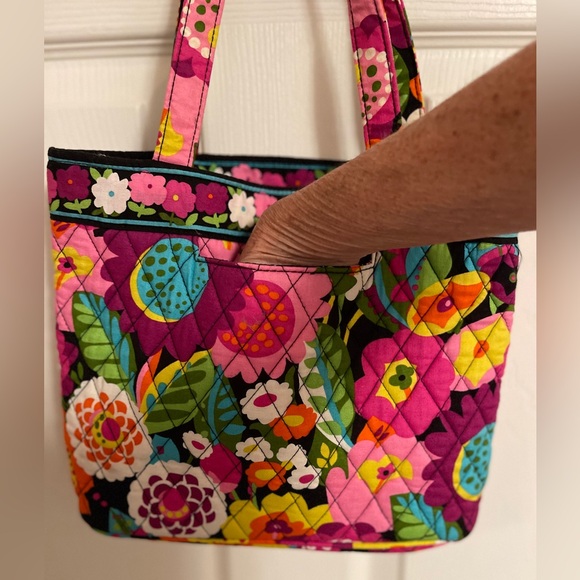Vera Bradley retired Va Va Bloom small tote bag 11” x 8.5” x 3.5”. - Picture 3 of 8
